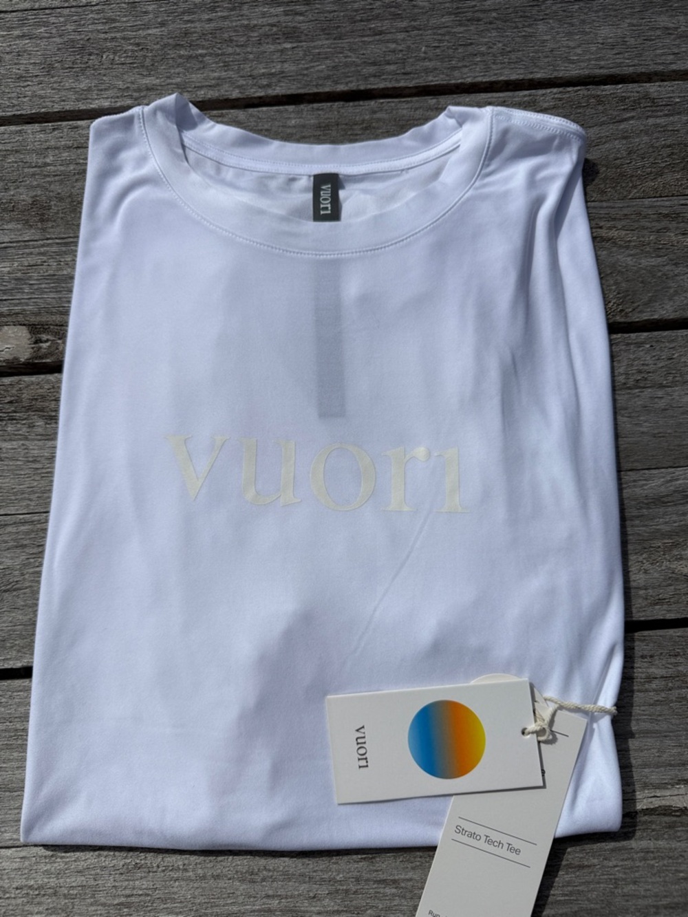 VUORI Strato Graphic Tee White Men’s XXL NWT Ultra Soft Performance Tee